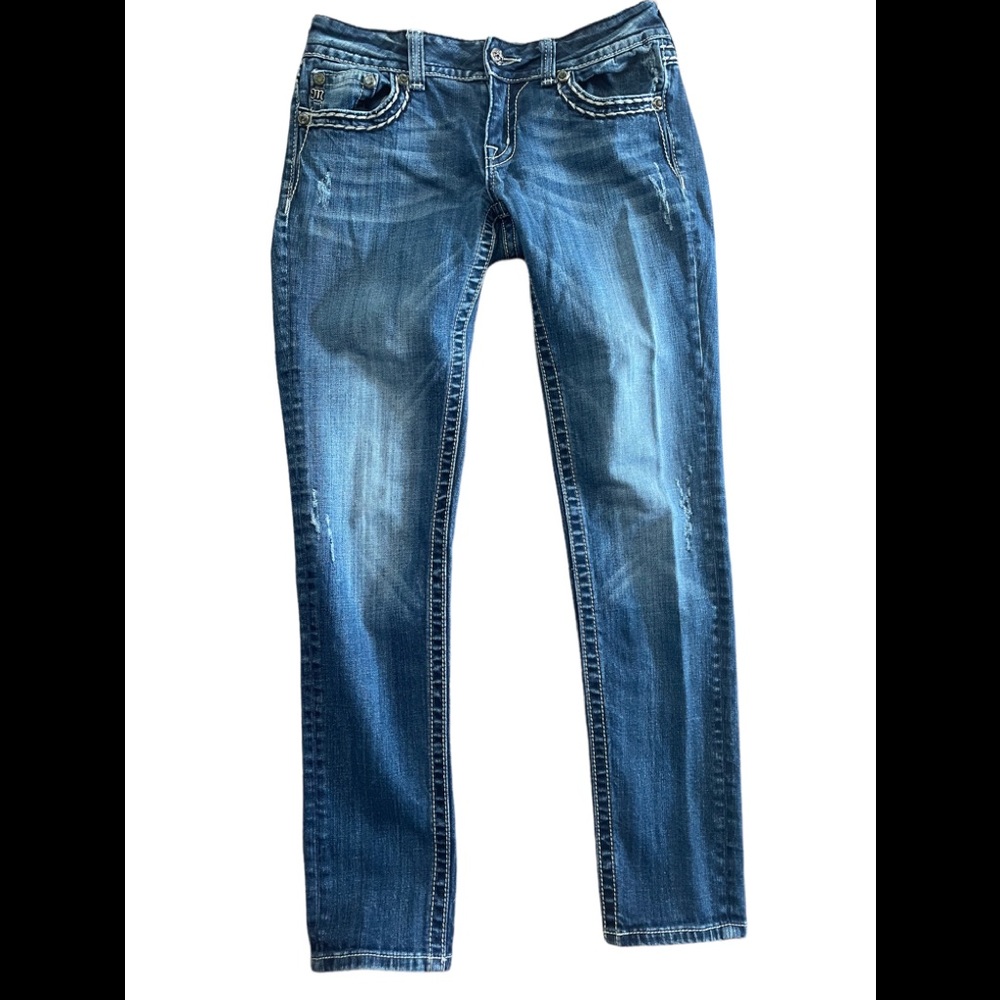 Miss Me Jeans 29 Skinny 
In good preowned condition. Light distressing.